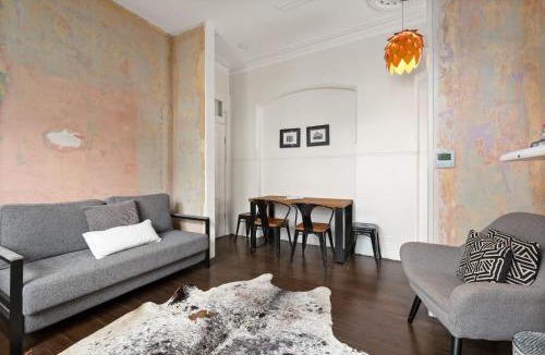 Camperdown House | Stylish Victorian Terrace in cultural heart