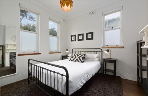 Camperdown House | Stylish Victorian Terrace in cultural heart