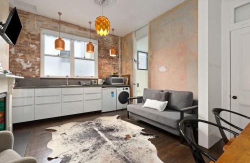 Camperdown House | Stylish Victorian Terrace in cultural heart