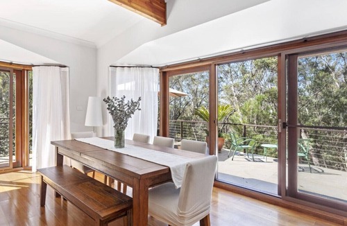 Leura House | Sublime Mountains Escape: Luxury & Serenity