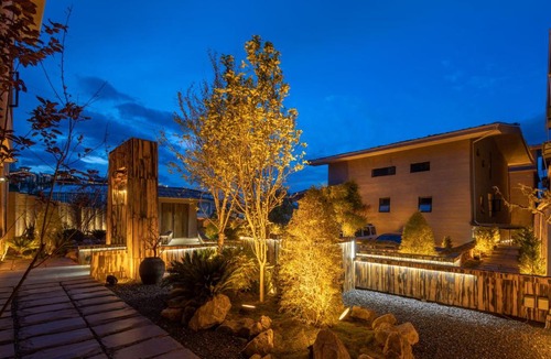 Shangri-La Hotel | Summerless Villa · A Designer Stay Without Summer (Shangri-La Dukezong Ancient Town Branch)
