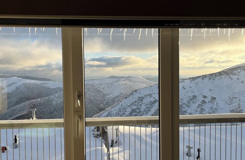 Hotham Heights Apartment | Summit Views, car park, luxury accommodation for 5 in central, ski out location