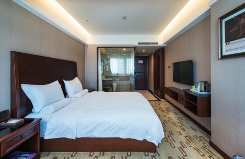 Dalian City Center Hotel | Sun Moon Lake Hotel Dalian大连火车站店