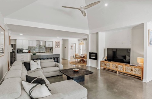 Quindalup House | Sundrift Sophisticated Beachside Retreat with Pool