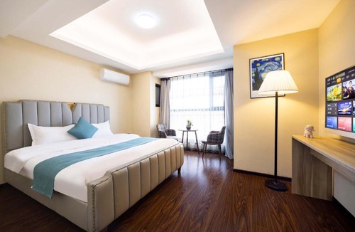 Shen He Hotel | Sunlight Apartment-Color TV Tower Night Market