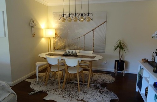 Brighton-le-Sands Apartment | Sunny 2 bed Restaurants beach at door Pets O.K
