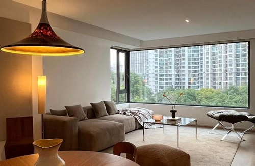Jing'an Apartment | Sunny Abode 中远A 2Bedroom river view near Suzhou River