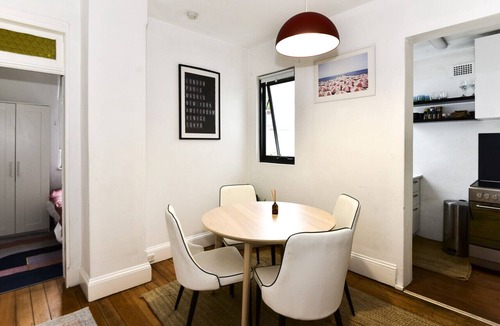 Surry Hills Apartment | Sunny Apartment in Surry Hills