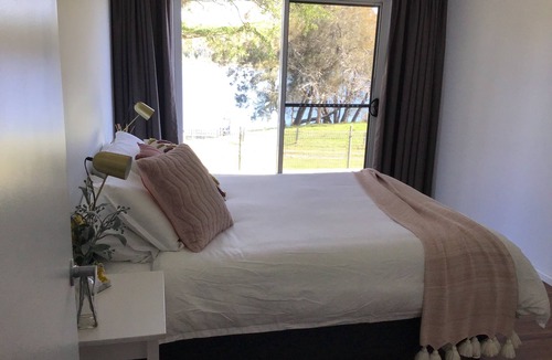 Conjola House | Sunny Hills Farm Retreat