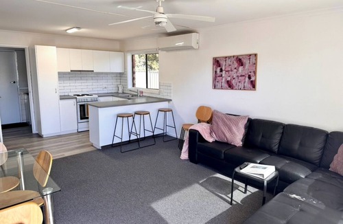 Echuca Apartment | Sunny Shackell - 12pm checkout