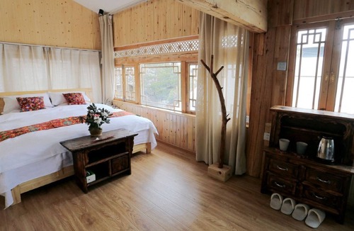 Shangri-La House | Sunny Valley Inn
