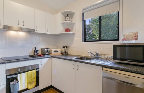 Katoomba House | Sunnyside - Two Bedroom House, Sleeps 5