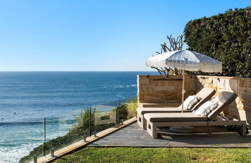 Newport House | Sunrise, oceanfront Newport Beach by TCC