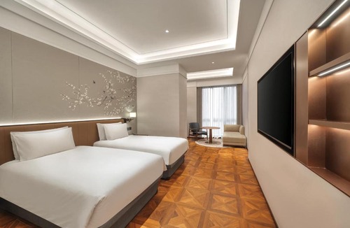 The North Bund Hotel | Sunrise On The Bund