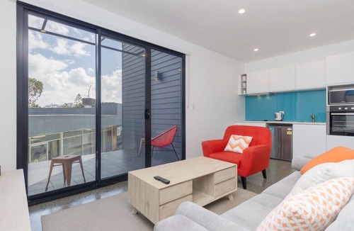 Marmion Apartment | Sunset Apartments Orange 1st 100m to shops.