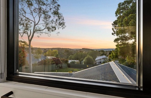 Beechworth House | Sunset On Ford - short walk to town and amazing sunsets