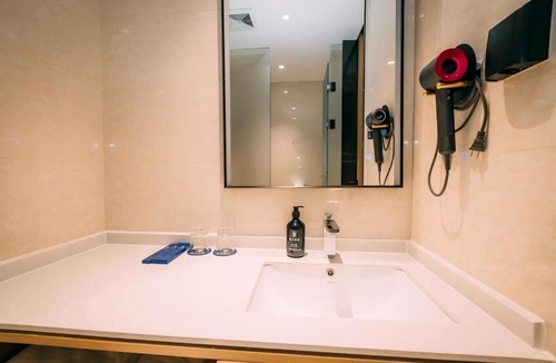 Chaoyang Hotel | Super 8 Select Beijing Bird's Nest Air Force General Hospital