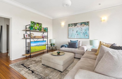 Elizabeth Bay Apartment | Super Comfortable Harbour View Aapartment