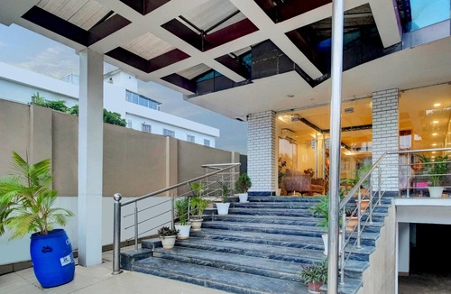Hatigaon House | Super Townhouse Hatigaon