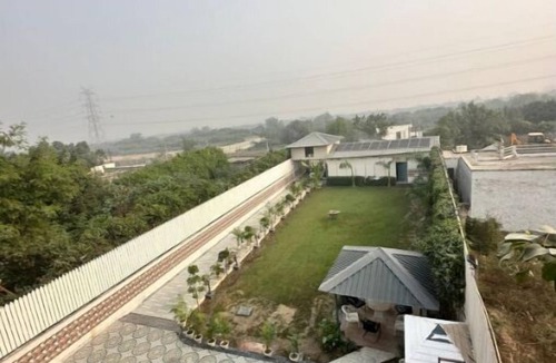 Noida House | Superb 5-bedroom house in Noida