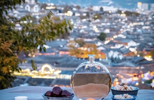 Dayan Old Town Hotel | SUYAN - Chinese Tea Atelier & Boutique Courtyard - Handcrafted Chinese Afternoon Tea & Panoramic Café - Contemporary Chinese Design