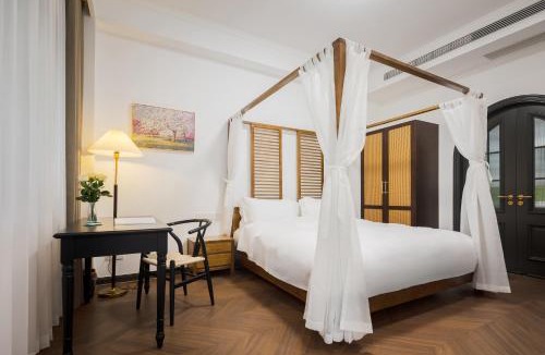 Suzhou Old Town House | Suzhou Riverside House with Garden