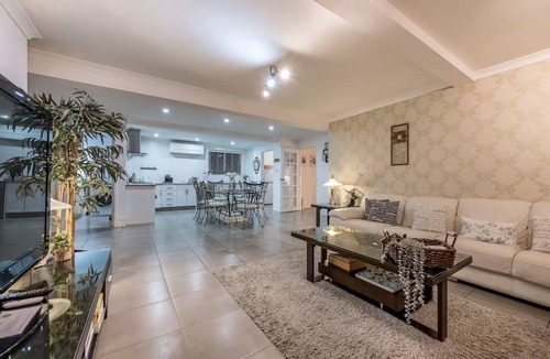 Belhus Cottage | Swan Valley- Willow Cottage Swan valley