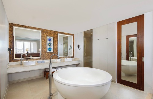 Jiyang Hotel | Swissôtel Sanya Yalong Bay