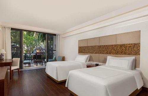 Jiyang Resort | Swissôtel & Spa Sanya Yalong Bay Enjoy a 20-minute massage session