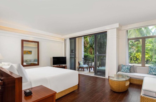Jiyang Resort | Swissôtel & Spa Sanya Yalong Bay Enjoy a 20-minute massage session