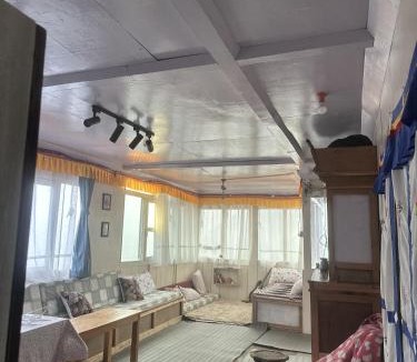 Thulo Syabru House | Syabru Nomads Basecamp