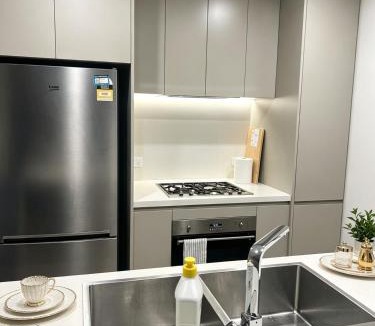 Sydney Olympic Park Apartment | Sydney Olympic Stadium Walkable Apartment - 3 Bedrooms Free Parking No Parties