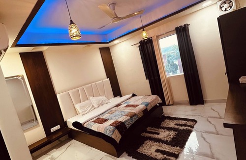 Rakabganj Bed & Breakfast | Taj Castle Homestay