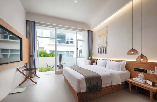 Wanning Hotel | TANG House