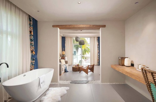 Wanning Hotel | TANG House
