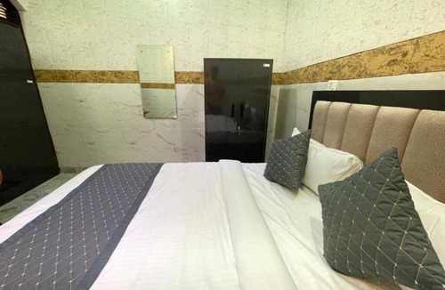 Agra House | Taran Bliss Home stay : Standard Double Room