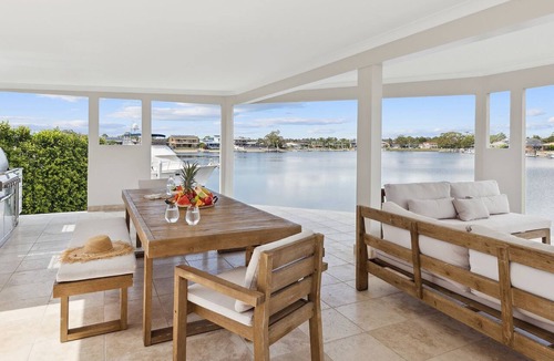 Yamba House | Tecoma 3 - Most Popular Waterfront with Private Pontoon and Pool - Holiday Yamba