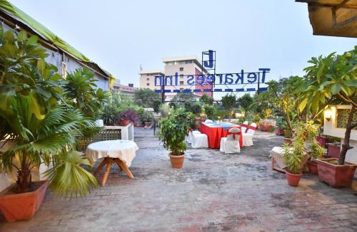 Hazratganj Hotel | Tekareesinn