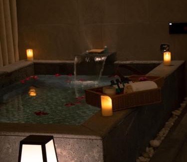 Tengchong Hotel | Tengchong Jingge Banshan Hot Spring Hotel