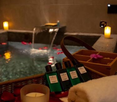 Tengchong Hotel | Tengchong Jingge Banshan Hot Spring Hotel