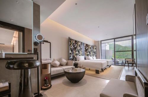 Tengchong Hotel | Tengchong Jingge Banshan Hot Spring Hotel