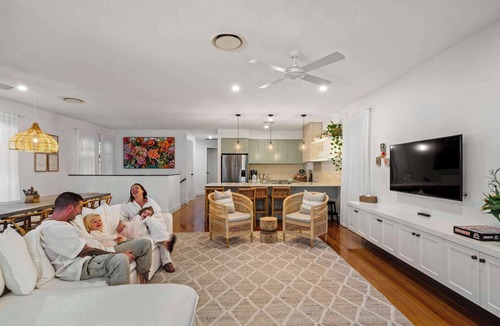 Burleigh Heads House | The Beachside House with Pool & Walk to Beach