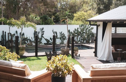 Avalon Beach House | The Black Ace Residence | Heated Magnesium Pool