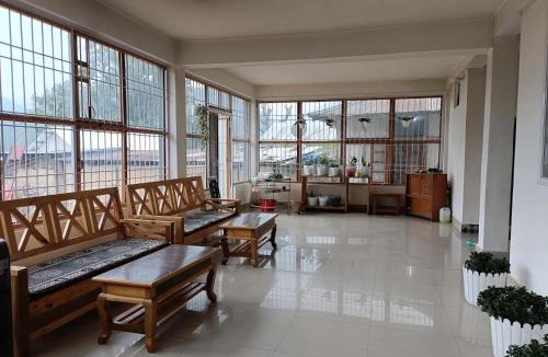 Bomdila House | The Blooming Tulip