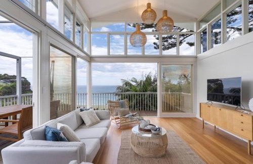 Newport House | The Bungan - Beachfront w Access to Bungan Beach