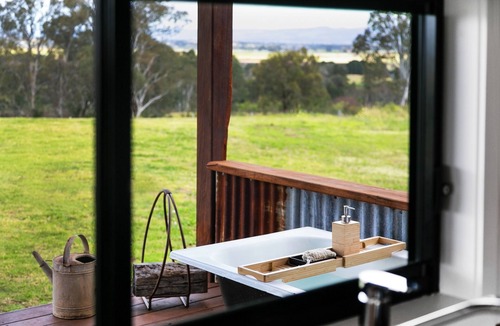 Freemans Reach Cabin | The Bunker - Malniri Park tranquil cabin accomodation