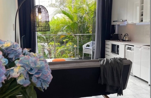 Erskineville Apartment | 'The Cabana' /Loft, Brand New, Garden Setting, Private, Peaceful, Erskineville