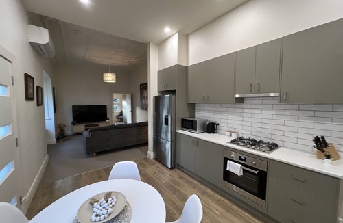 Henley Beach Apartment | The Cast Away Apartment Henley Beach