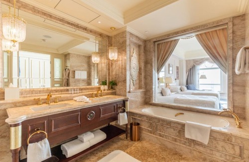 Xinghai Commercial Area Hotel | The Castle Hotel, a Luxury Collection Hotel, Dalian