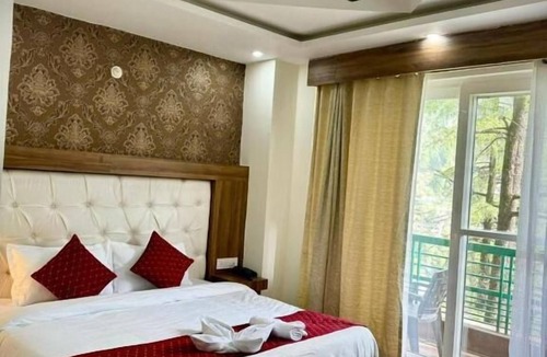 Dharamshala Hotel | The Cedar Vatika Hotel & Restaurant